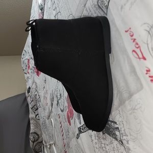 Black Old Navy Boots